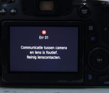 Canon error 01: Communicatie tussen camera en lens is foutief.Reinig lenscontacten.
